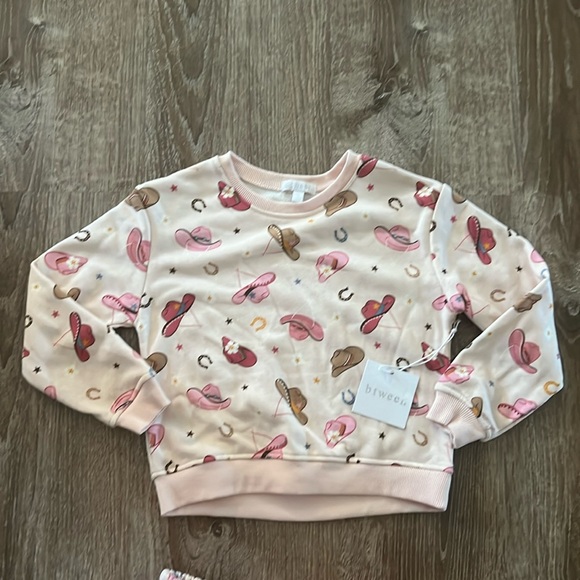 btween NWT Light Pink Cowgirl Sweatshirt and Shorts Set size 5 - Picture 2 of 6